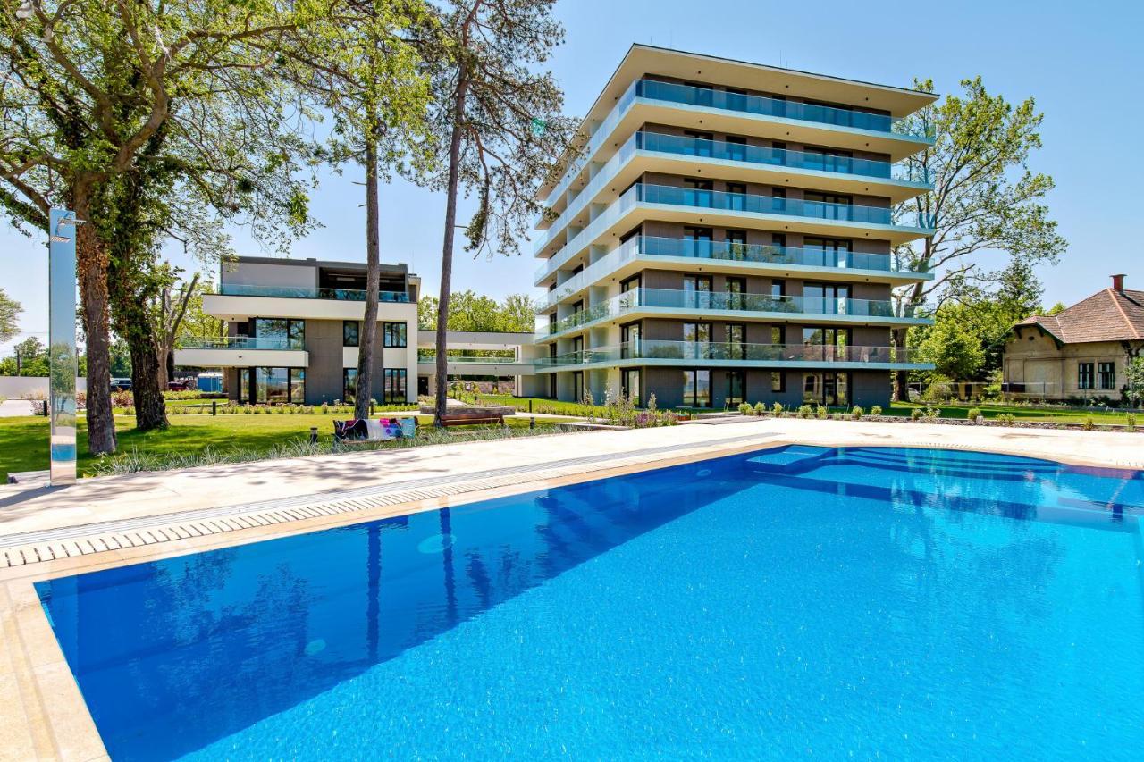 Bonnie-Premium Lelle Waterfront Private Apartment Balatonlelle Buitenkant foto