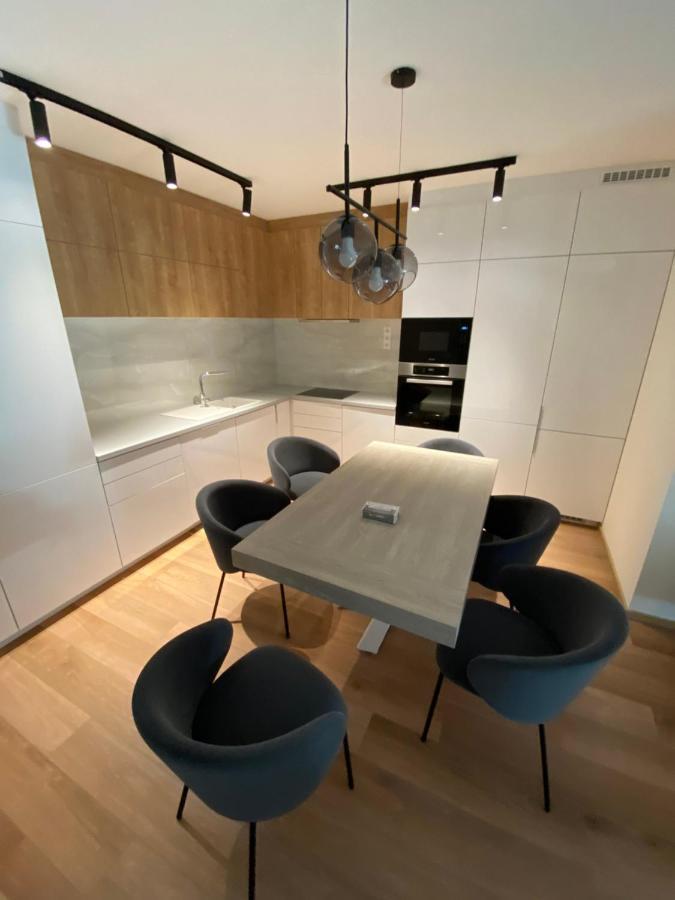 Bonnie-Premium Lelle Waterfront Private Apartment Balatonlelle Buitenkant foto
